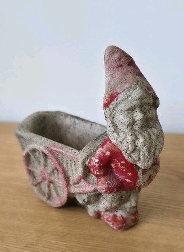 Vintage weathered garden - vintage,