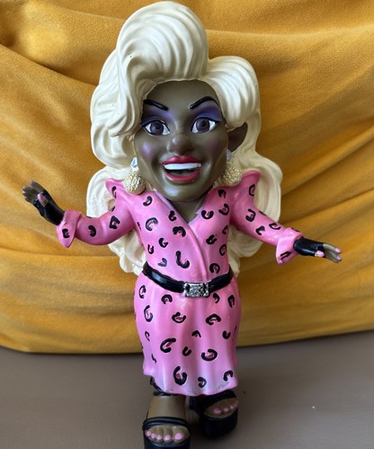 Gnicky showstopping drag - gnicky,