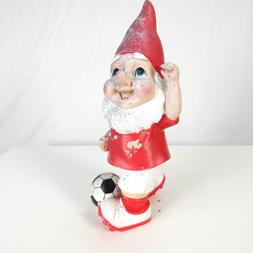 Garden gnome footballer - garden,