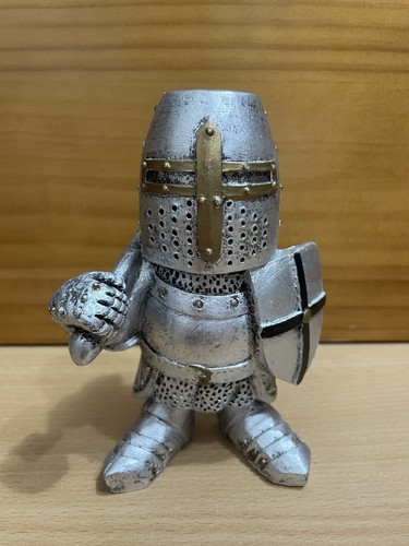 Knight garden gnomes - knight,